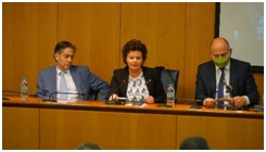 Προεδρείο (από αριστερά): Πέτρος Βαρελίδης, Αντωνία Μοροπούλου, Γιώργος Στασινός
